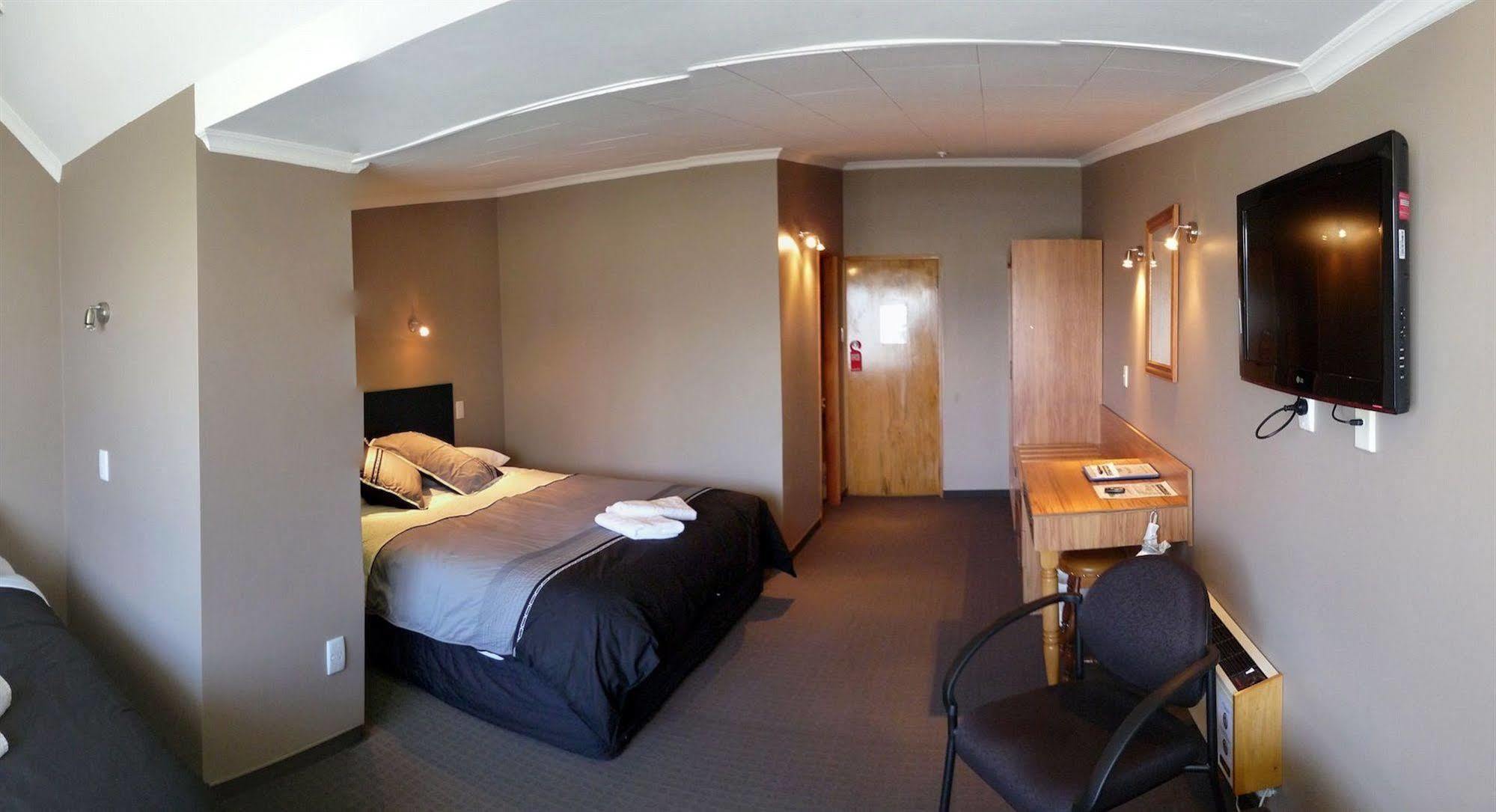 Fiordland Hotel Te Anau Dış mekan fotoğraf